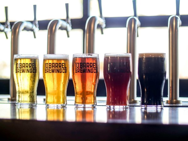 How Do UK Craft Breweries Establish a Strong Brand Identity on Social Media?